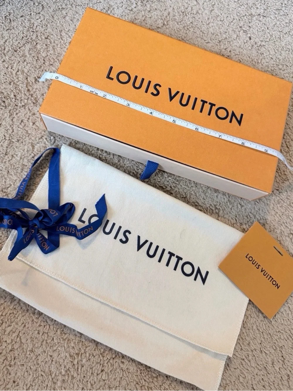 LOUIS VUITTON